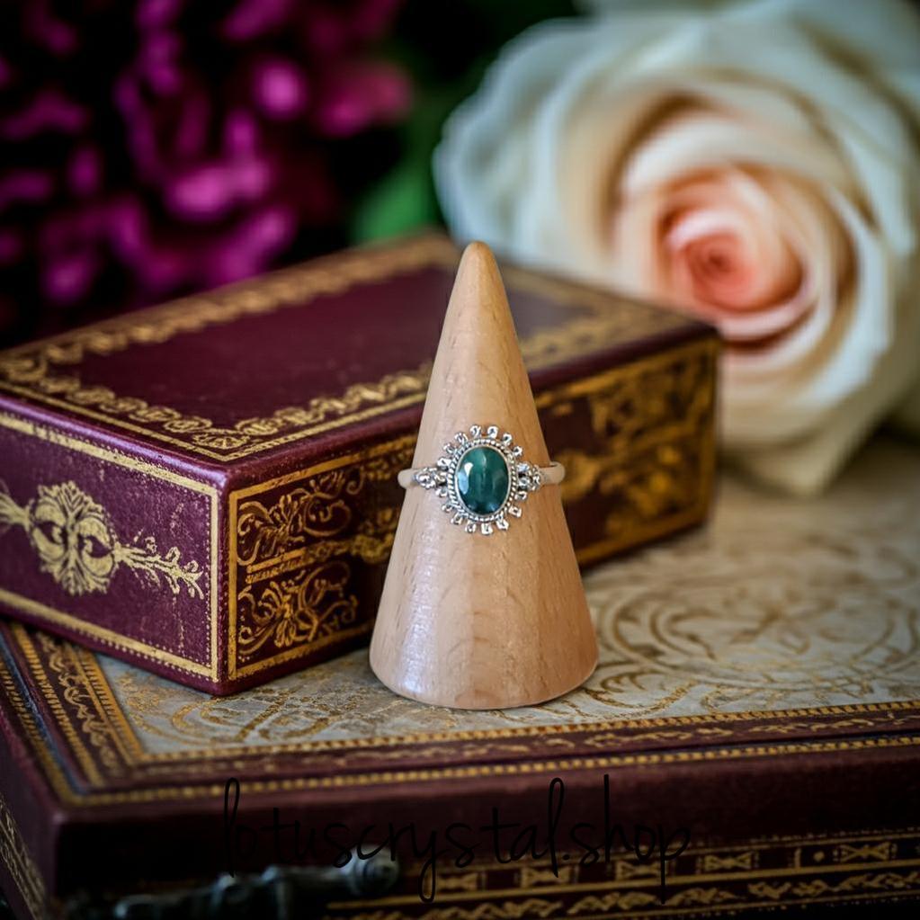 Χειροποίητο Ασημένιο Δαχτυλίδι με Σμαράγδι-Lotus Crystal