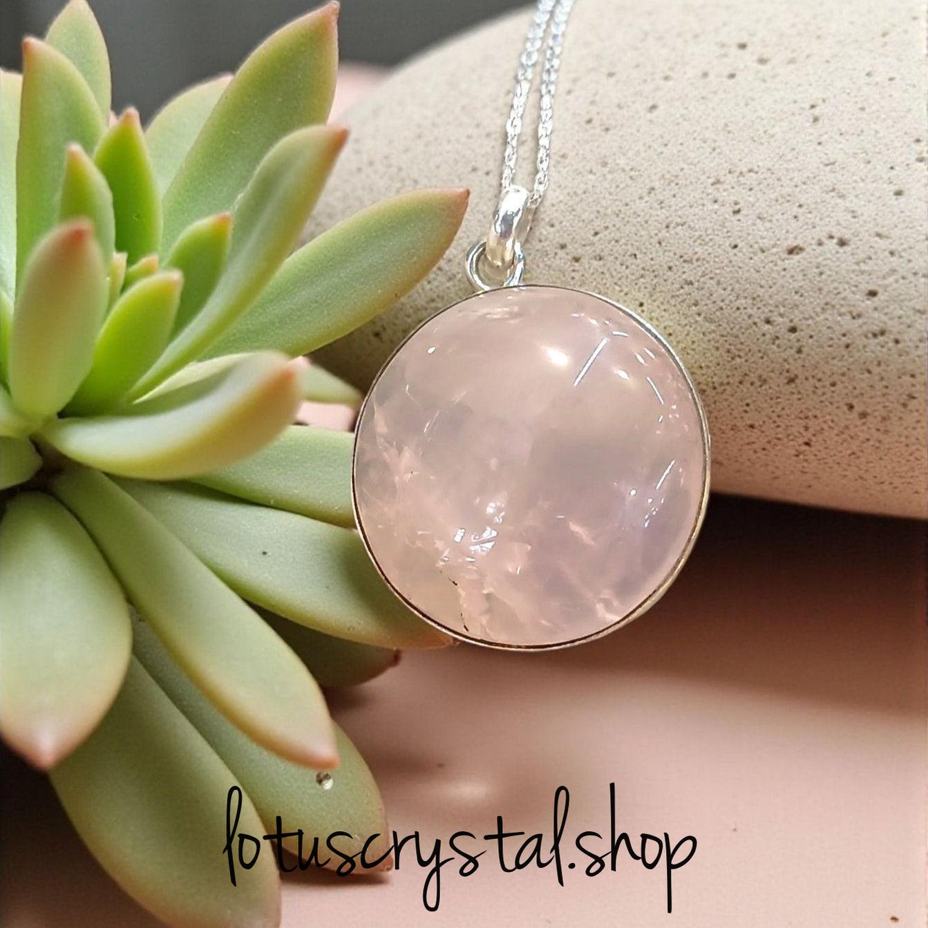 Χειροποίητο Μενταγιόν Ροζ Χαλαζίας – Στρογγυλό-Lotus Crystal