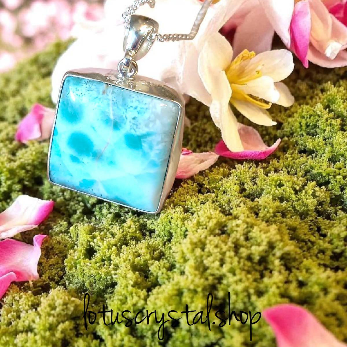 Χειροποίητο Ασημένιο Μενταγιόν με Λαριμάρ-Lotus Crystal