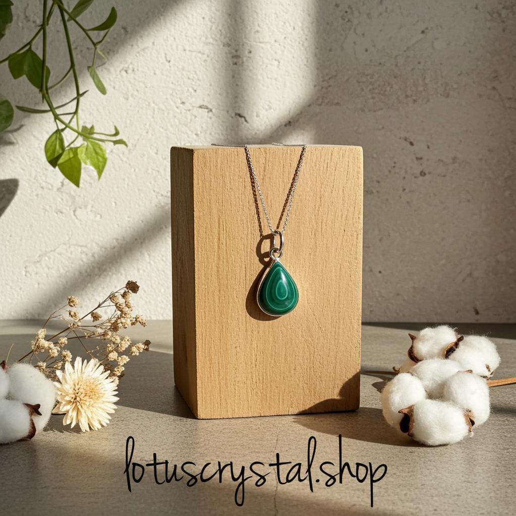 Χειροποίητο Μενταγιόν Μαλαχίτη-Lotus Crystal