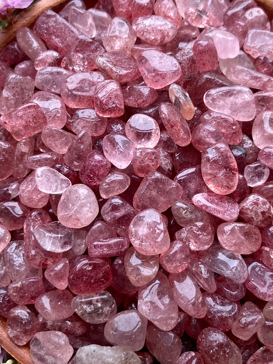 Strawberry Quartz: Η Πέτρα της Αγάπης, της Χαράς & της Συναισθηματικής Θετικότητας