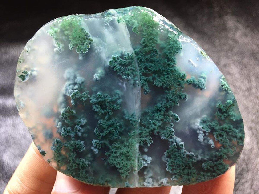Moss Agate – Ο Αχάτης των Βρύων 🌿💎