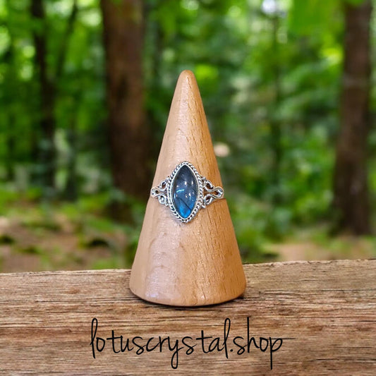 Χειροποίητο Δαχτυλίδι από Ασήμι 925 με Λαβραδορίτη-Lotus Crystal