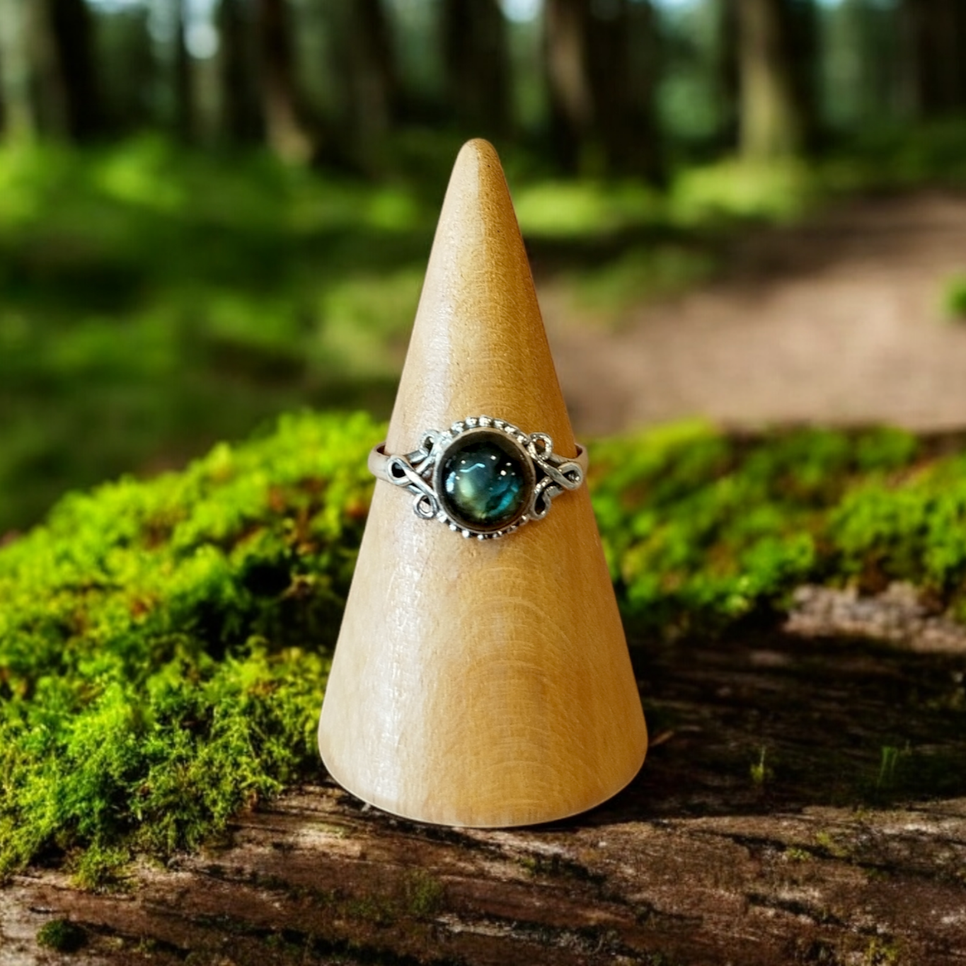 Handmade 925 Silver Ring with Labradorite
