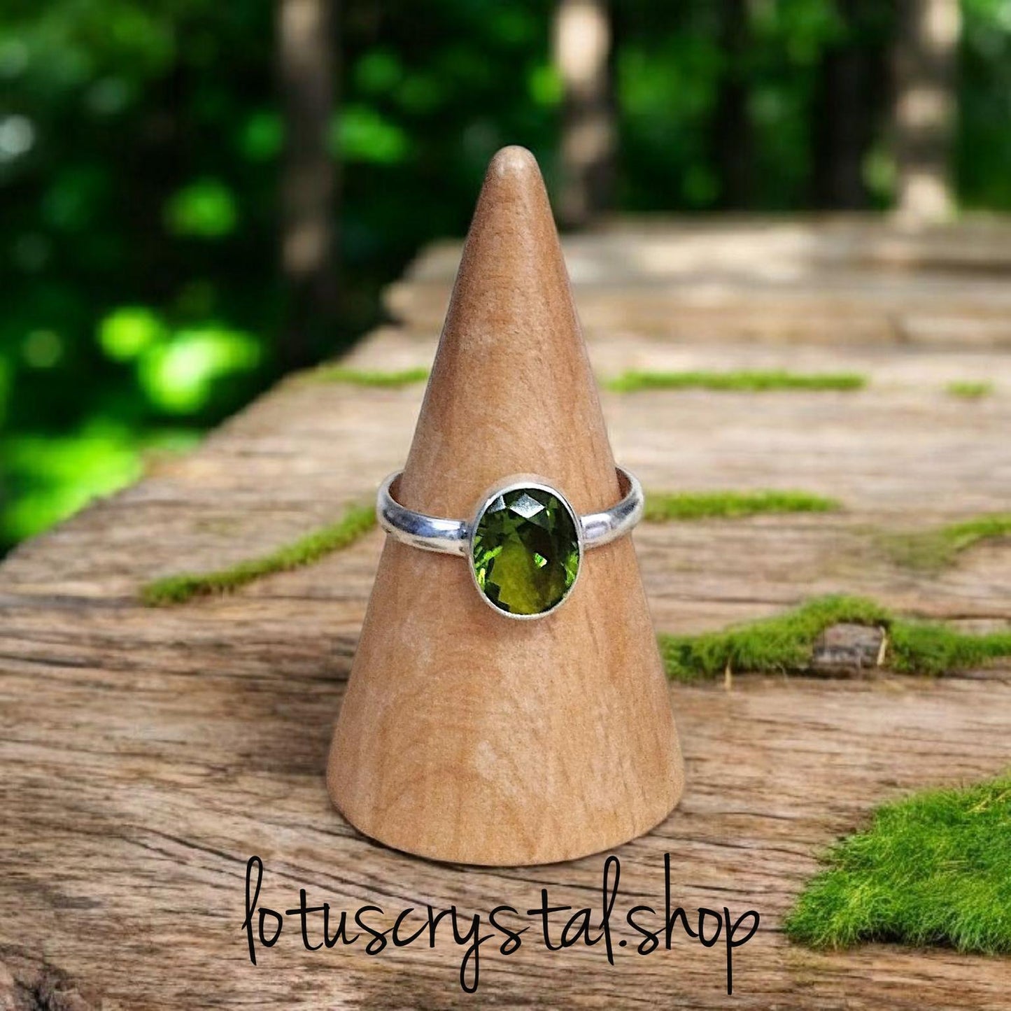 Χειροποίητο Δαχτυλίδι από Ασήμι 925 με Περίδοτο-Lotus Crystal