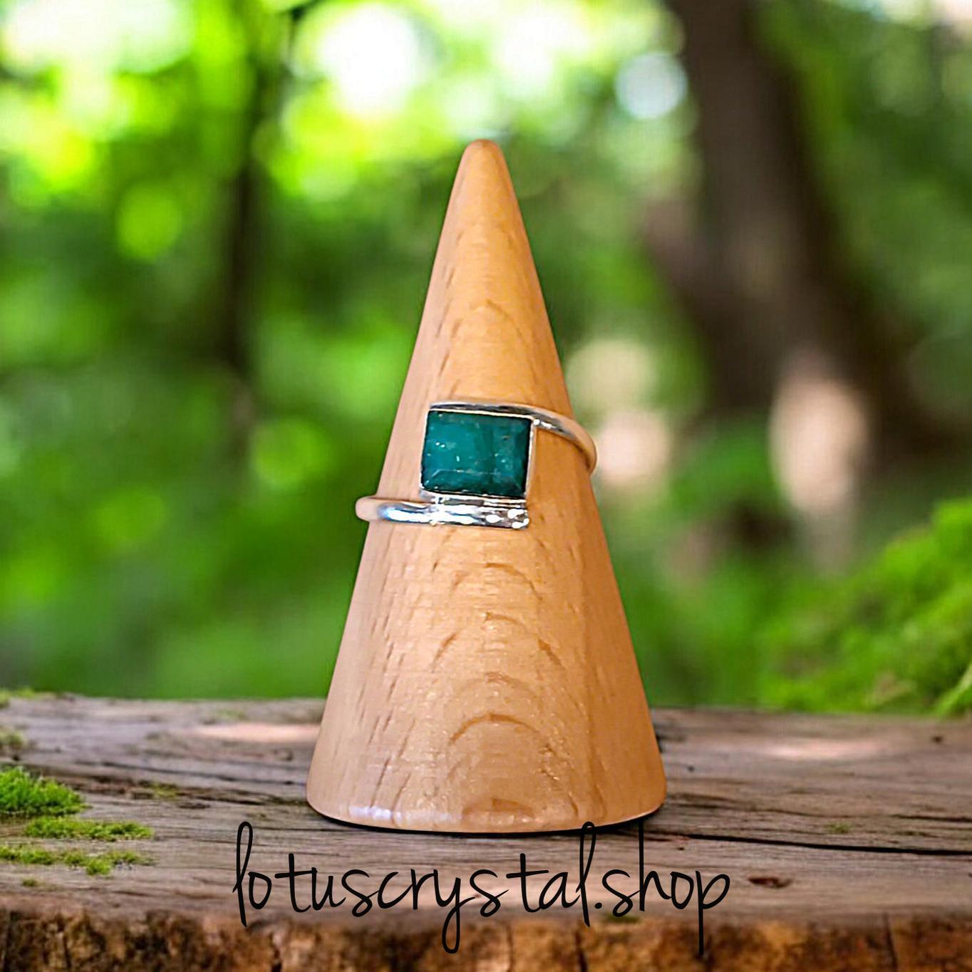 Χειροποίητο Ασημένιο Δαχτυλίδι με Σμαράγδι-Lotus Crystal