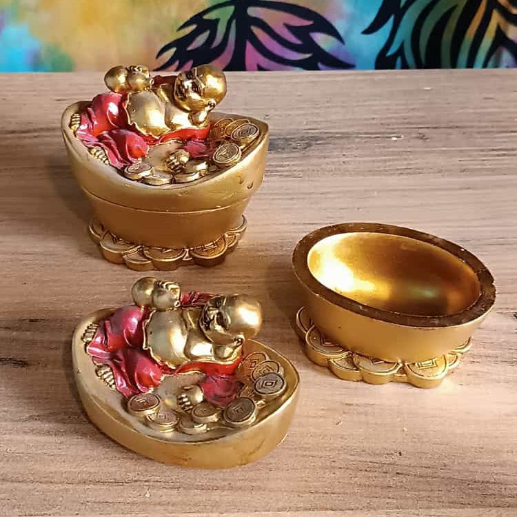 Χαμογελαστός Βούδας Πάνω Σε Ingot