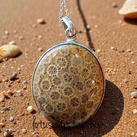 Χειροποίητο Ασημένιο Μενταγιόν με Fossil Coral