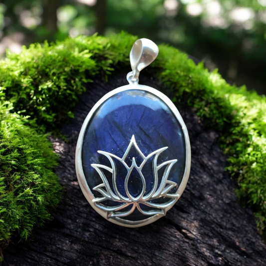 925 Sterling Silver Lotus Pendant with Blue Fire Labradorite – Handmade Jewelry
