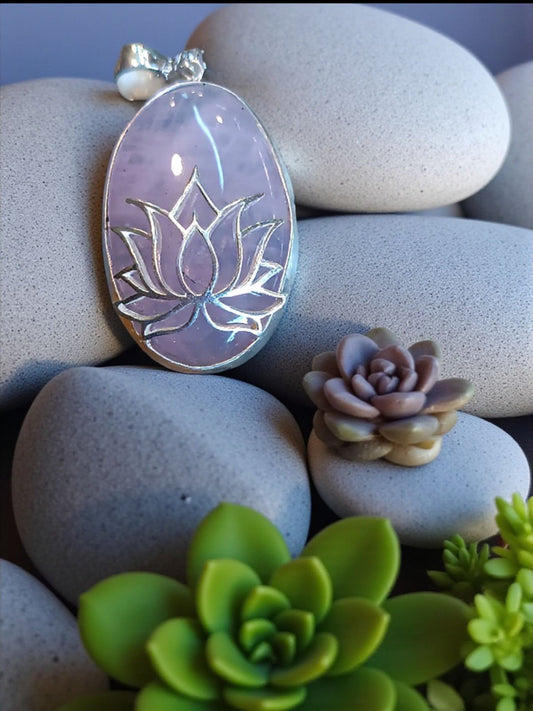 Handmade Silver Rose Quartz Pendant with Lotus Oval Design 