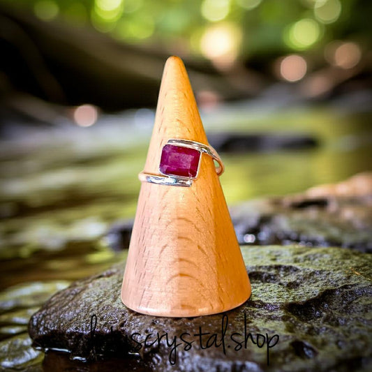 Χειροποίητο Δαχτυλίδι με Φυσικό Ρουμπίνι – Silver 925-Lotus Crystal