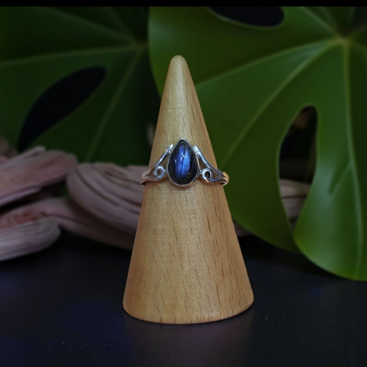 Ασημένιο Δαχτυλίδι με Λαβραδορίτη