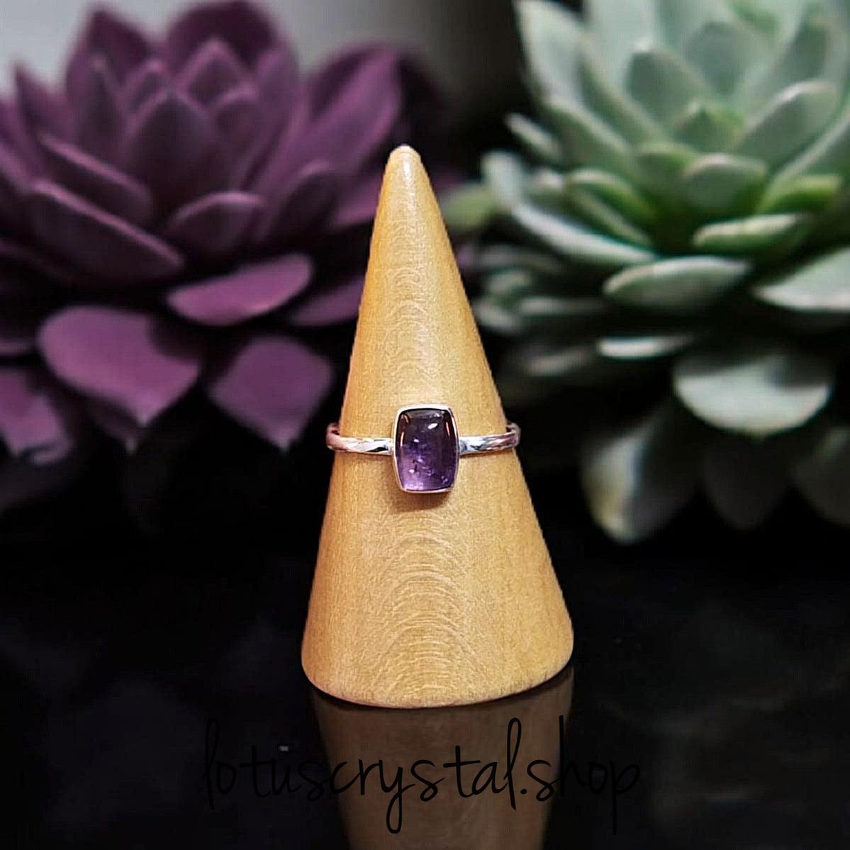 Ασημένιο Δαχτυλίδι με Αμέθυστο Ορθογώνιο-Lotus Crystal