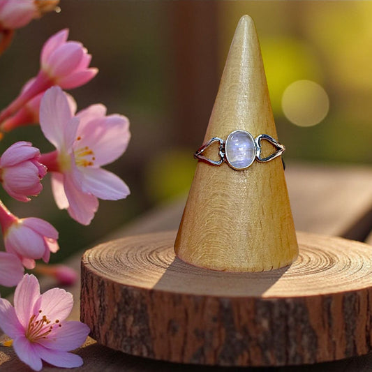 Rainbow Moonstone Ring- Δαχτυλίδι Ασημένιο με Φεγγαρόπετρα Μπλέ