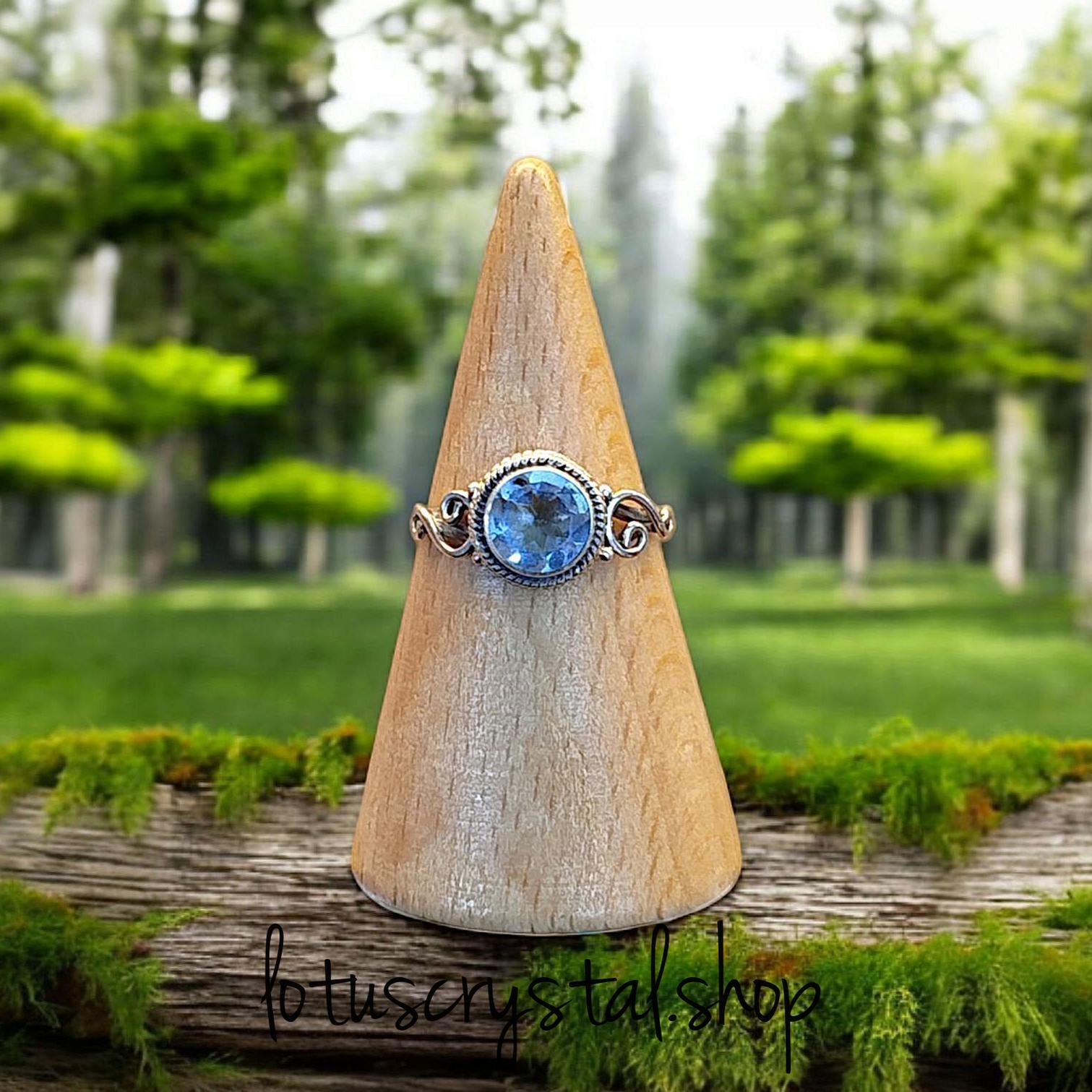 Χειροποίητο Δαχτυλίδι από Ασήμι 925 με Μπλε Τοπάζι-Lotus Crystal