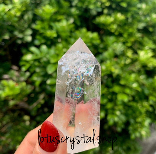 Πύργος Διάφανου Χαλαζία (Clear Quartz Tower) με Rainbow-Lotus Crystal