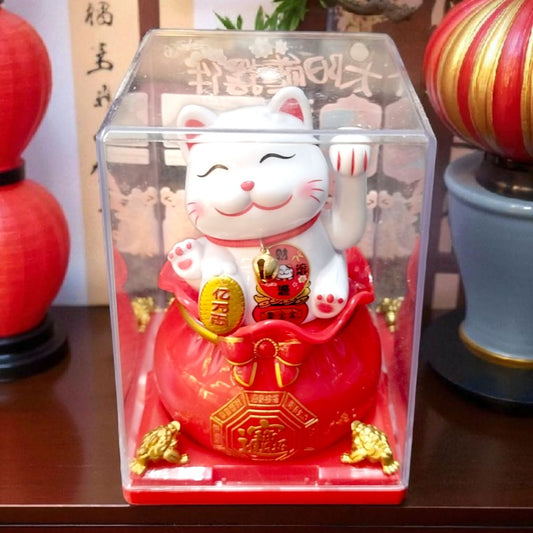 Decorative Lucky Cat with Solar Panel – Maneki Neko